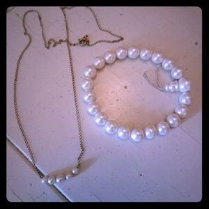 Thin pearl necklace and pearl braclet
